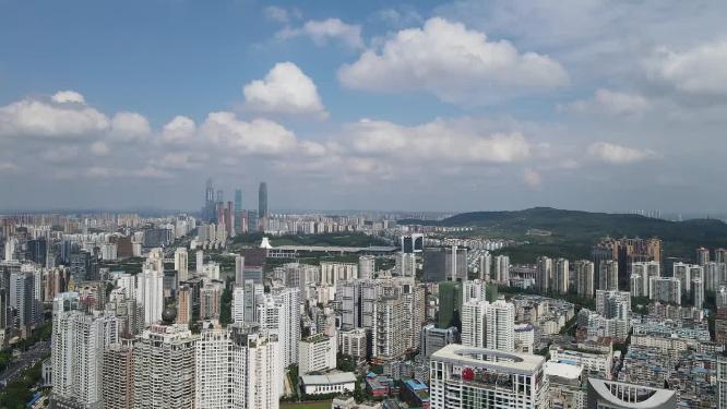 航拍广西南宁城市蓝天白云天际线