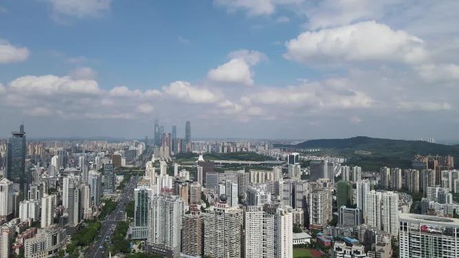 航拍广西南宁城市蓝天白云天际线