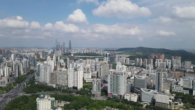 航拍广西南宁城市蓝天白云天际线