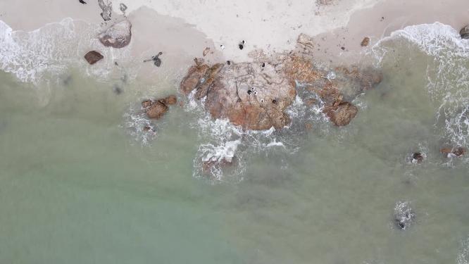 深圳杨梅坑度假区大海海浪渔船航拍