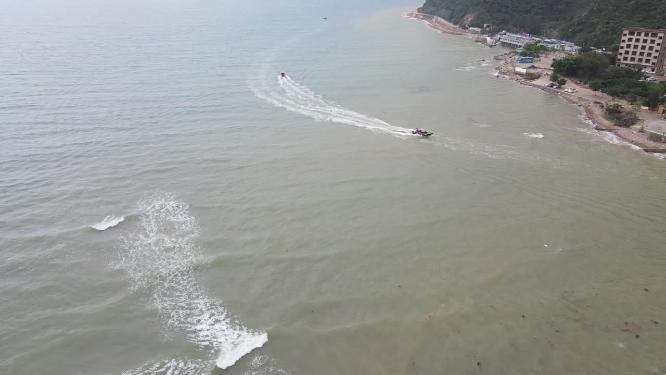 深圳杨梅坑度假区大海海浪渔船航拍