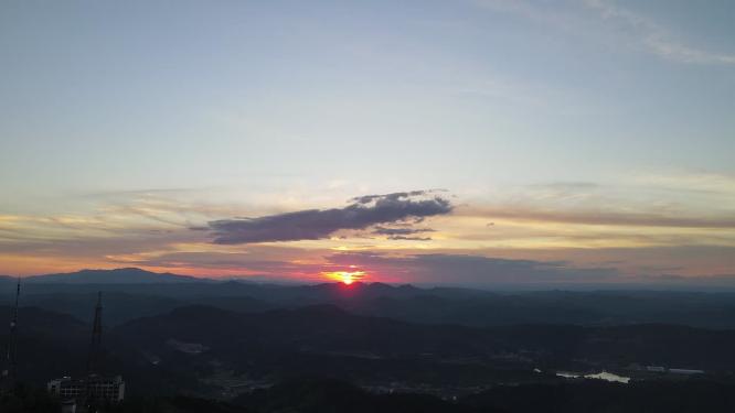 大山日落晚霞夕阳航拍