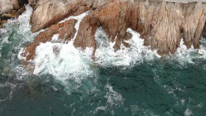 大海海浪沙滩礁石深圳大梅沙航拍