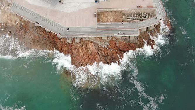 大海海浪沙滩礁石深圳大梅沙航拍