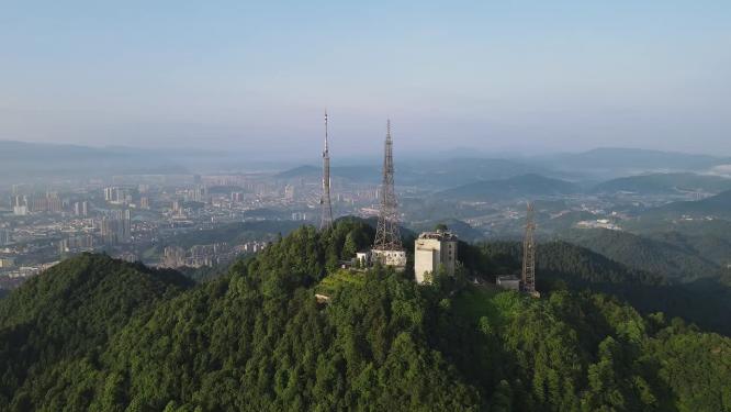 山顶信号塔航拍