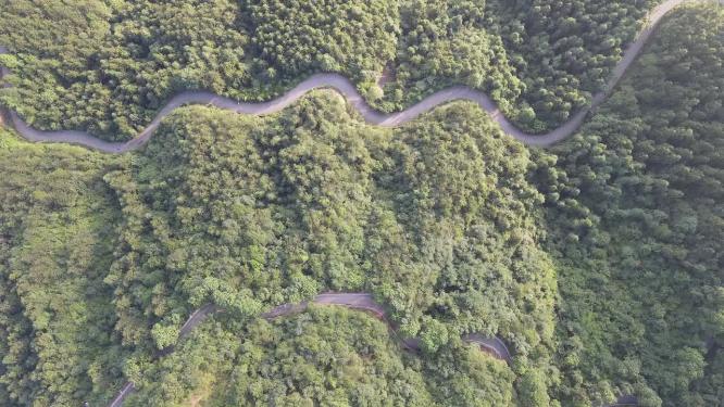 蜿蜒盘山公路航拍