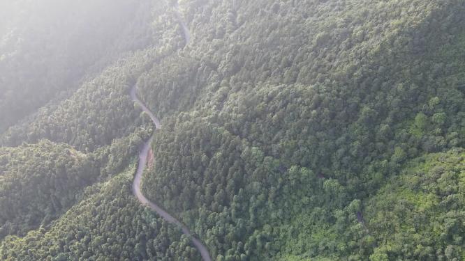 蜿蜒盘山公路航拍
