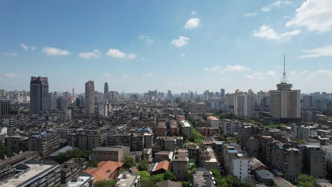 江西南昌城市天际线蓝天白云航拍
