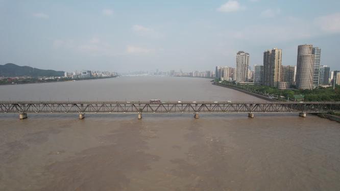 浙江杭州钱塘江钱塘江大桥航拍