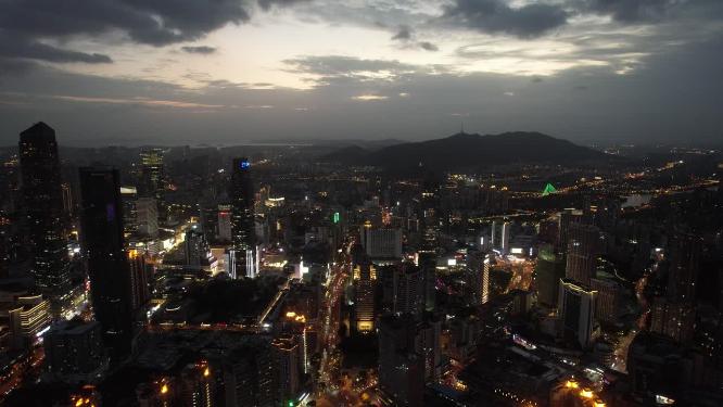 中国江苏无锡城市夜幕降临航拍