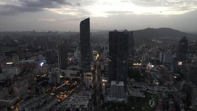 中国江苏无锡城市夜幕降临航拍