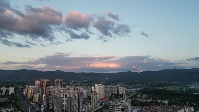 城市晚霞日落夕阳火烧云航拍