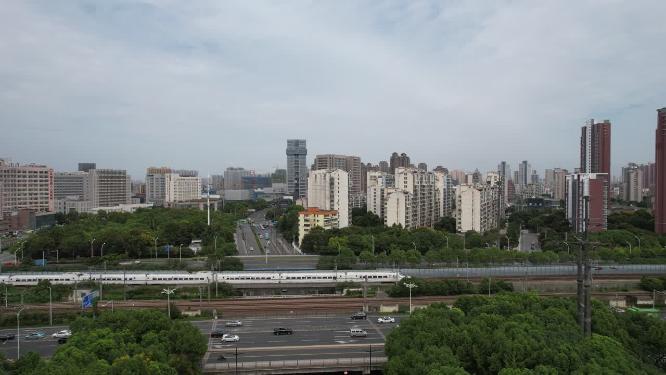 城市行驶高铁交通运输航拍
