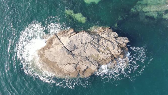 大海海浪沙滩礁石岛屿航拍
