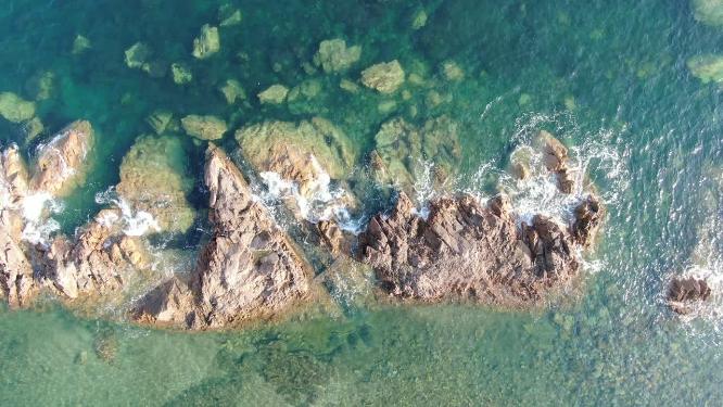大海海浪沙滩礁石岛屿航拍