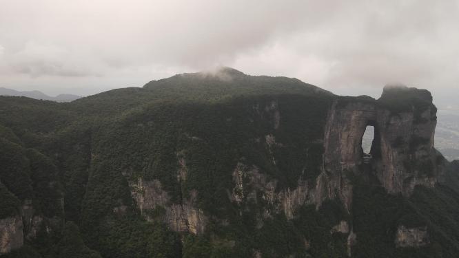 湖南张家界天门山天门洞航拍