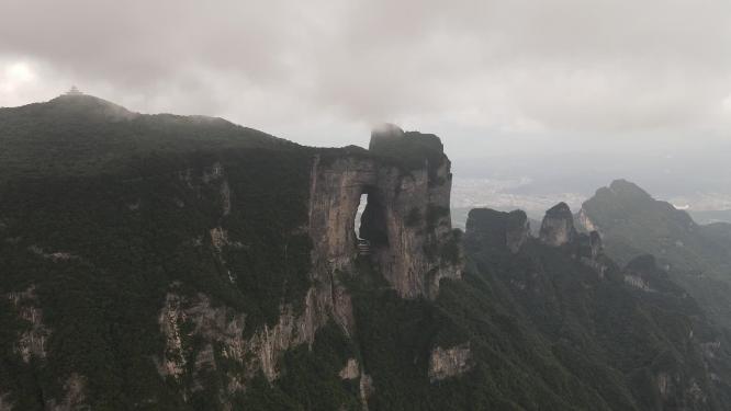 湖南张家界天门山天门洞航拍