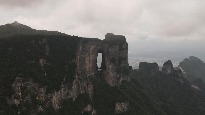 湖南张家界天门山天门洞航拍