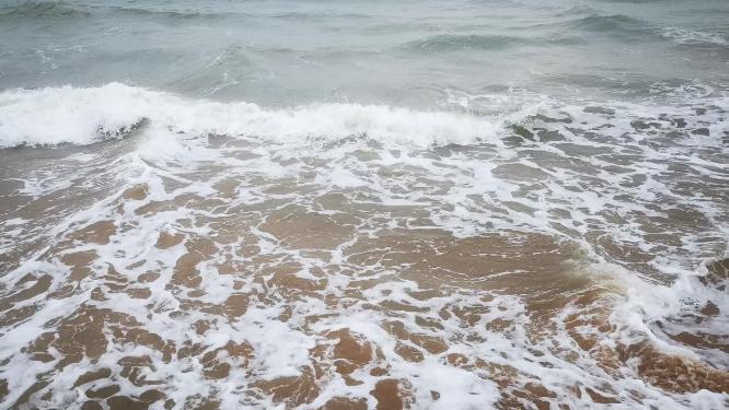 大海沙滩海浪自然风景实拍
