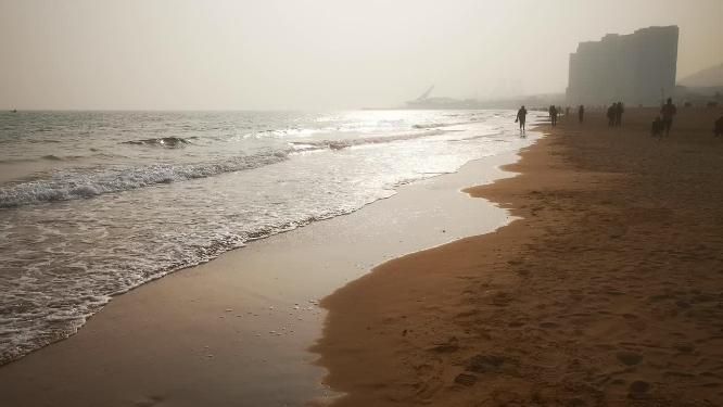 大海沙滩海浪自然风景实拍