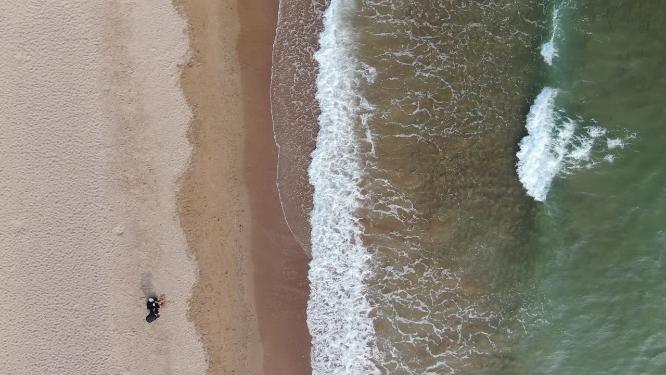 大海海浪沙滩岛屿航拍