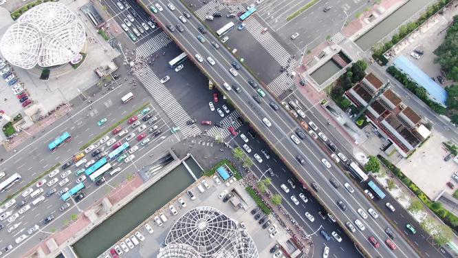城市拥堵交通车辆行驶航拍