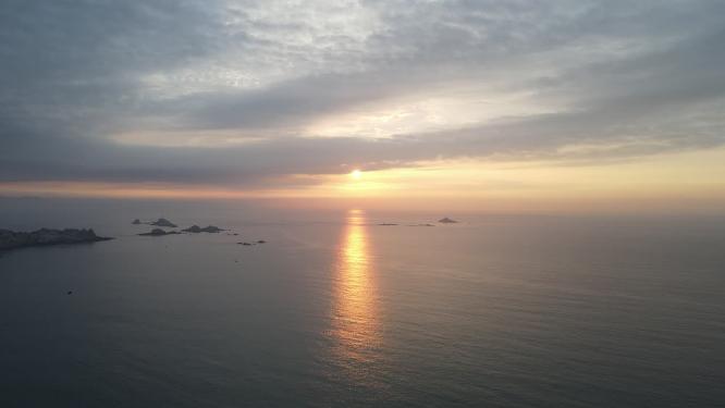 大海日出彩霞海上日出航拍