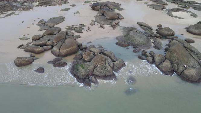 大海海浪沙滩礁石岛屿航拍