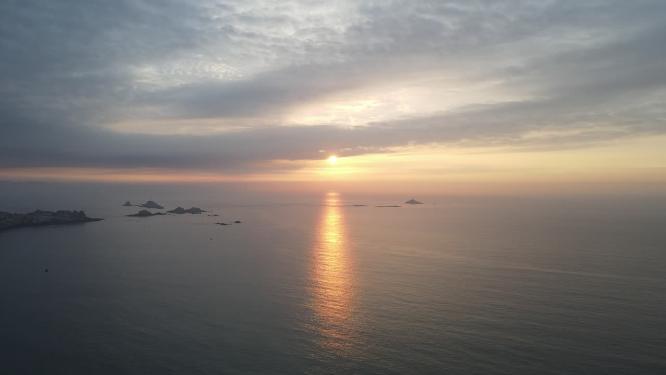 大海日出彩霞海上日出航拍