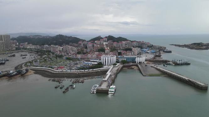 航拍大海海上岛屿风景