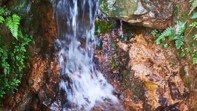 山间泉水流水