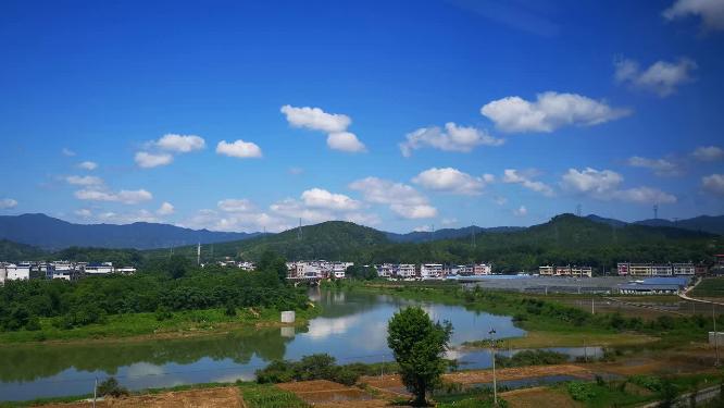 旅途火车窗外风景