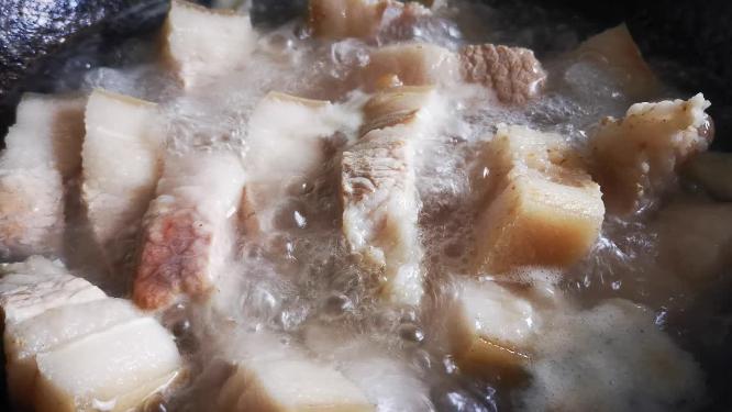 烹饪美食猪肉油炸实拍