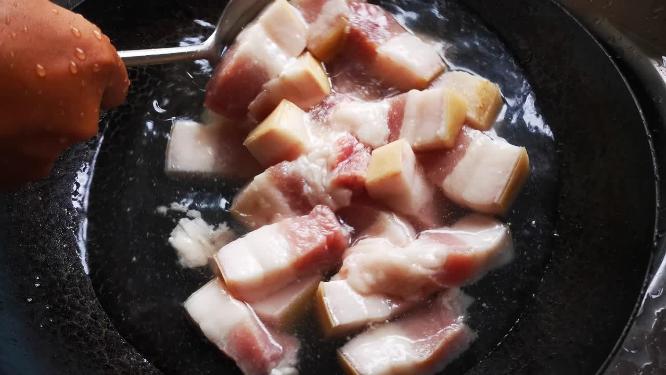 烹饪美食猪肉油炸实拍