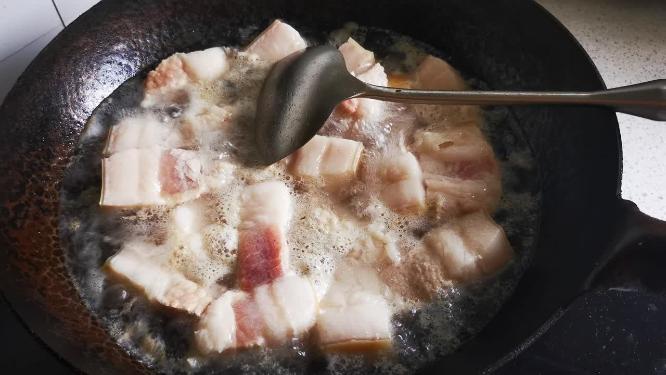 烹饪美食猪肉油炸实拍