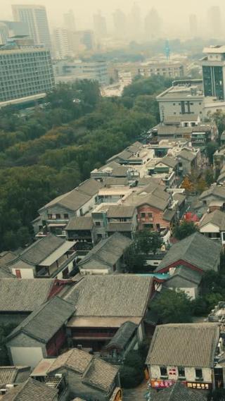 城市航拍济南宽厚里步行商业街竖屏航拍