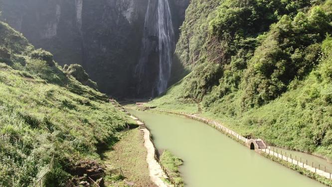 自然风光大山深处悬崖瀑布流水航拍