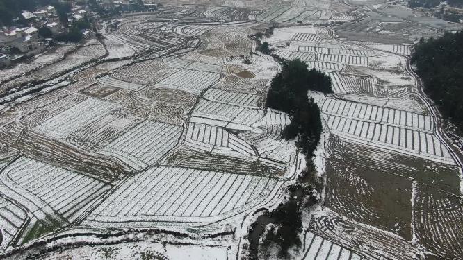 山川丘陵农田雪景航拍