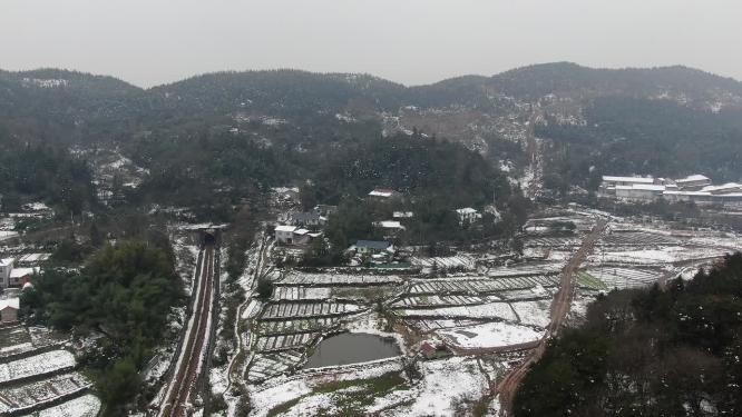 山川丘陵农田雪景航拍