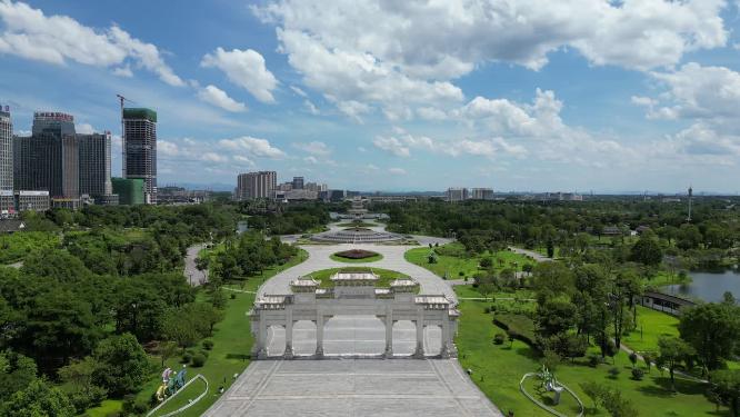 航拍江西抚州名人雕塑园4A景区城市景观