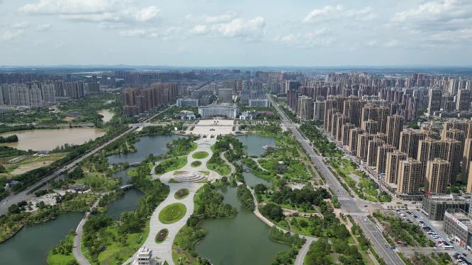 航拍江西抚州名人雕塑园4A景区城市景观