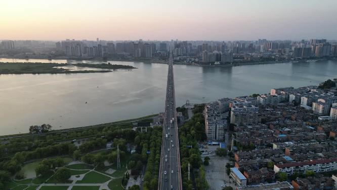 航拍湖北襄阳城市交通