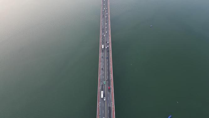 航拍湖北襄阳城市交通