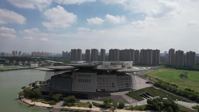 江苏无锡城市风光航拍无锡大剧院