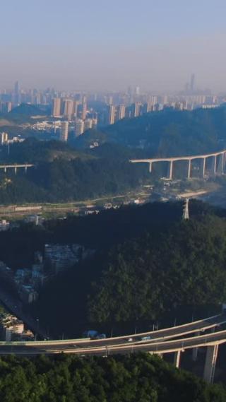 贵州贵阳城市交通竖屏航拍