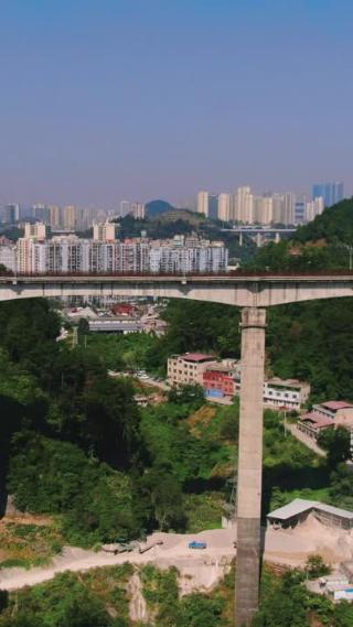 高铁轨道高架桥竖屏航拍