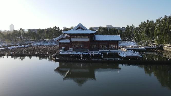 山东济南大明湖冬天雪景航拍