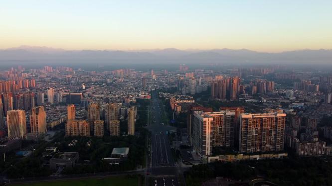 晨光中的温江城市全景
