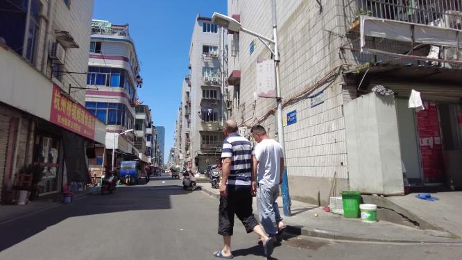90年代老破旧街道巷子人流