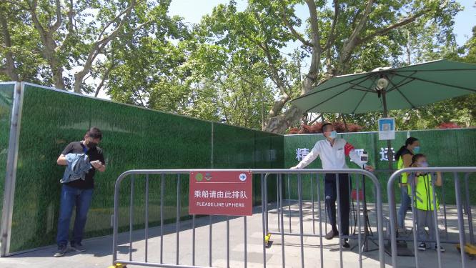 杭州西湖旅游公司招揽游客